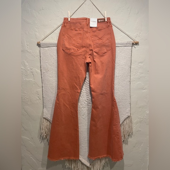 SHYANNE Boot Barn High Rise Flared Pink Jeans NWT - Picture 3 of 13